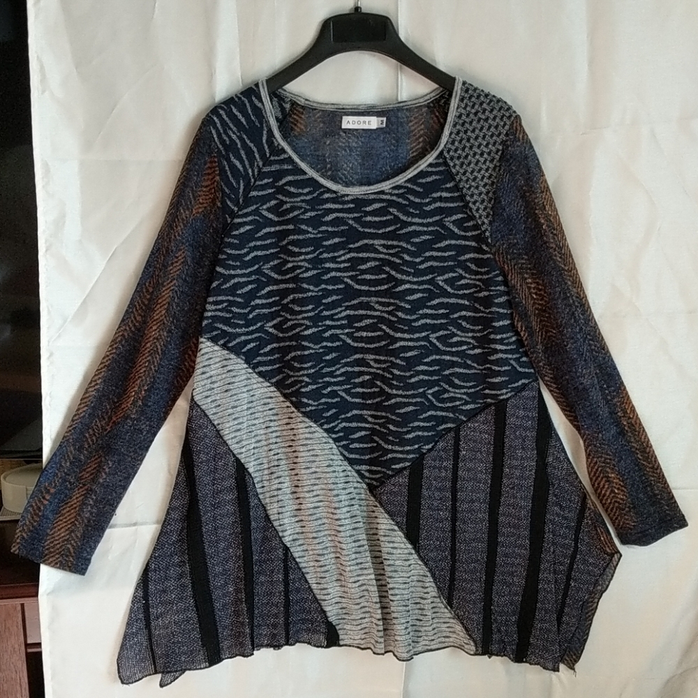 Adore Asymmetric Pattern Block Tunic - image 1